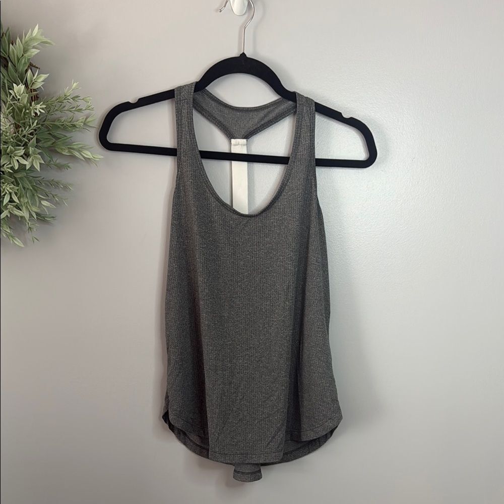 🍂 3/$20 EUC Old Navy Go-Dry Charcoal Racerback Tank Top Size Small